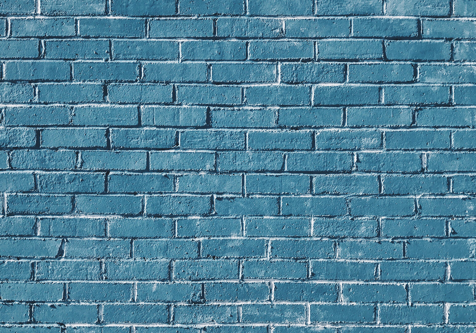 gray-concrete-bricks-painted-in-blue